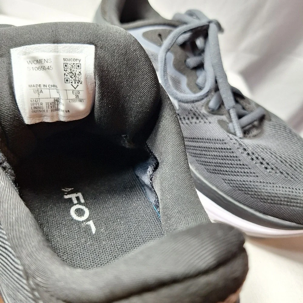 SAUCONY Ride 14 Running Sneaker Womens Sz 7 Black Charcoal Mesh Upper Athleisure